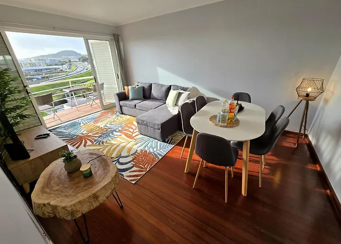 Seaty View Понта-Делгада